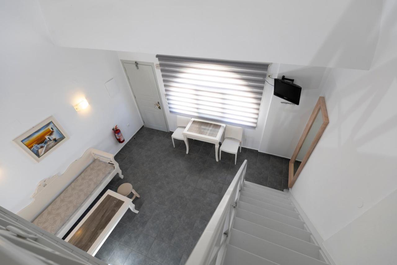 Erato Apartments Fira  Extérieur photo
