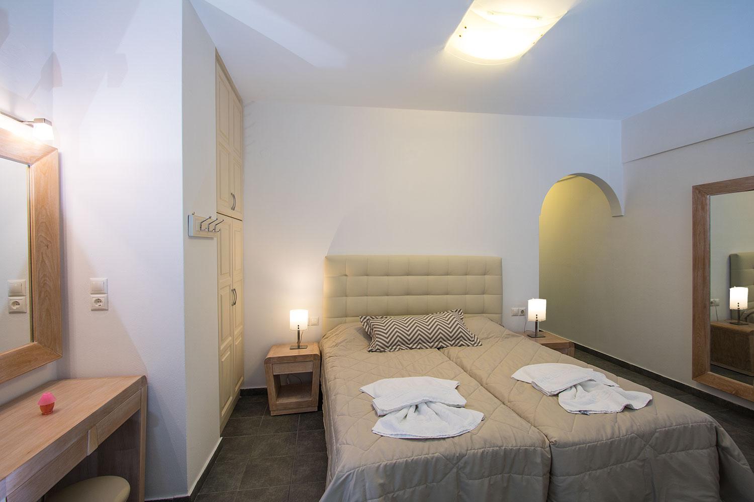 Erato Apartments Fira  Extérieur photo