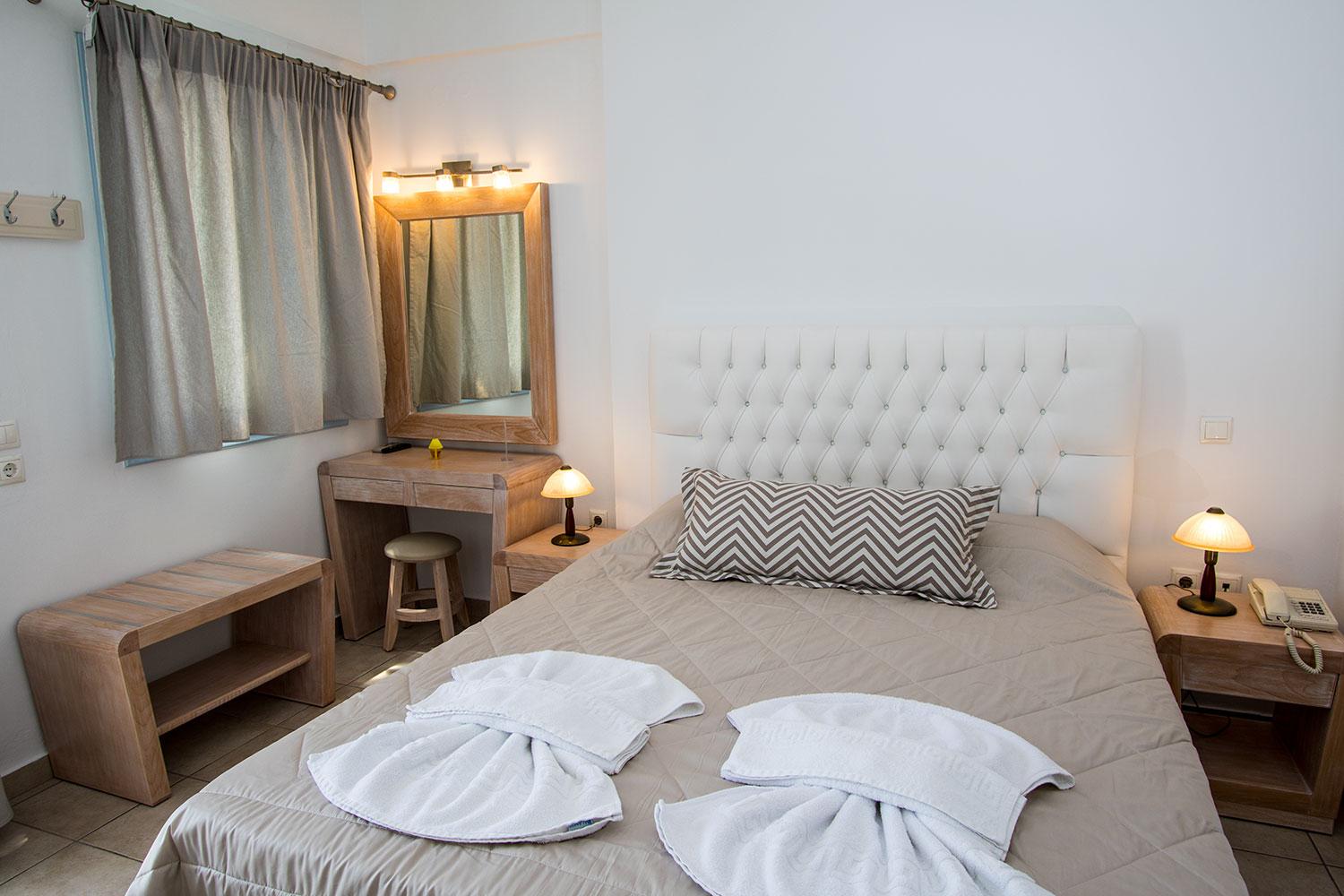 Erato Apartments Fira  Extérieur photo