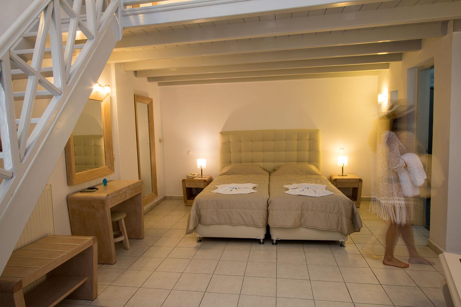 Erato Apartments Fira  Extérieur photo