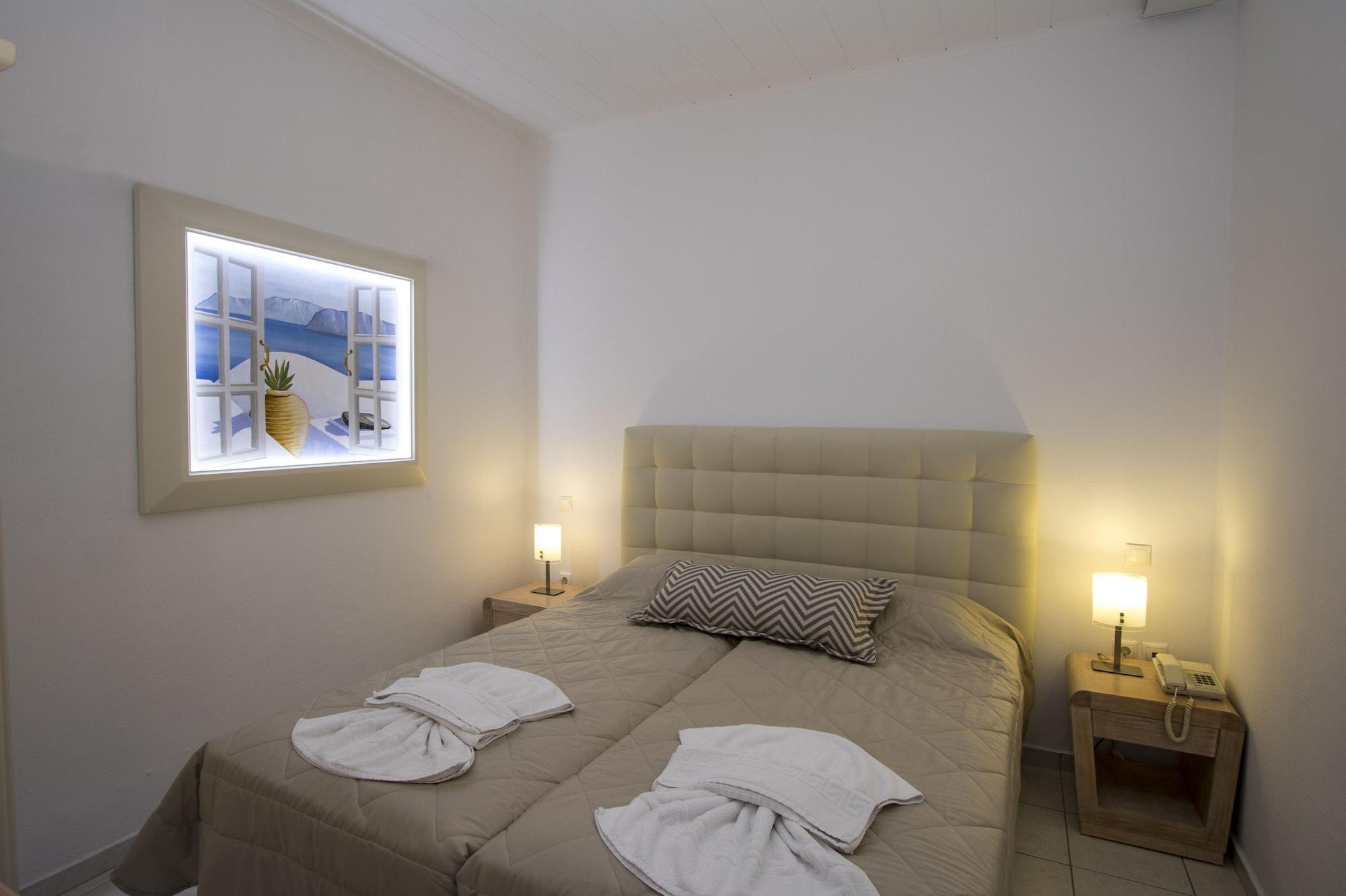 Erato Apartments Fira  Extérieur photo