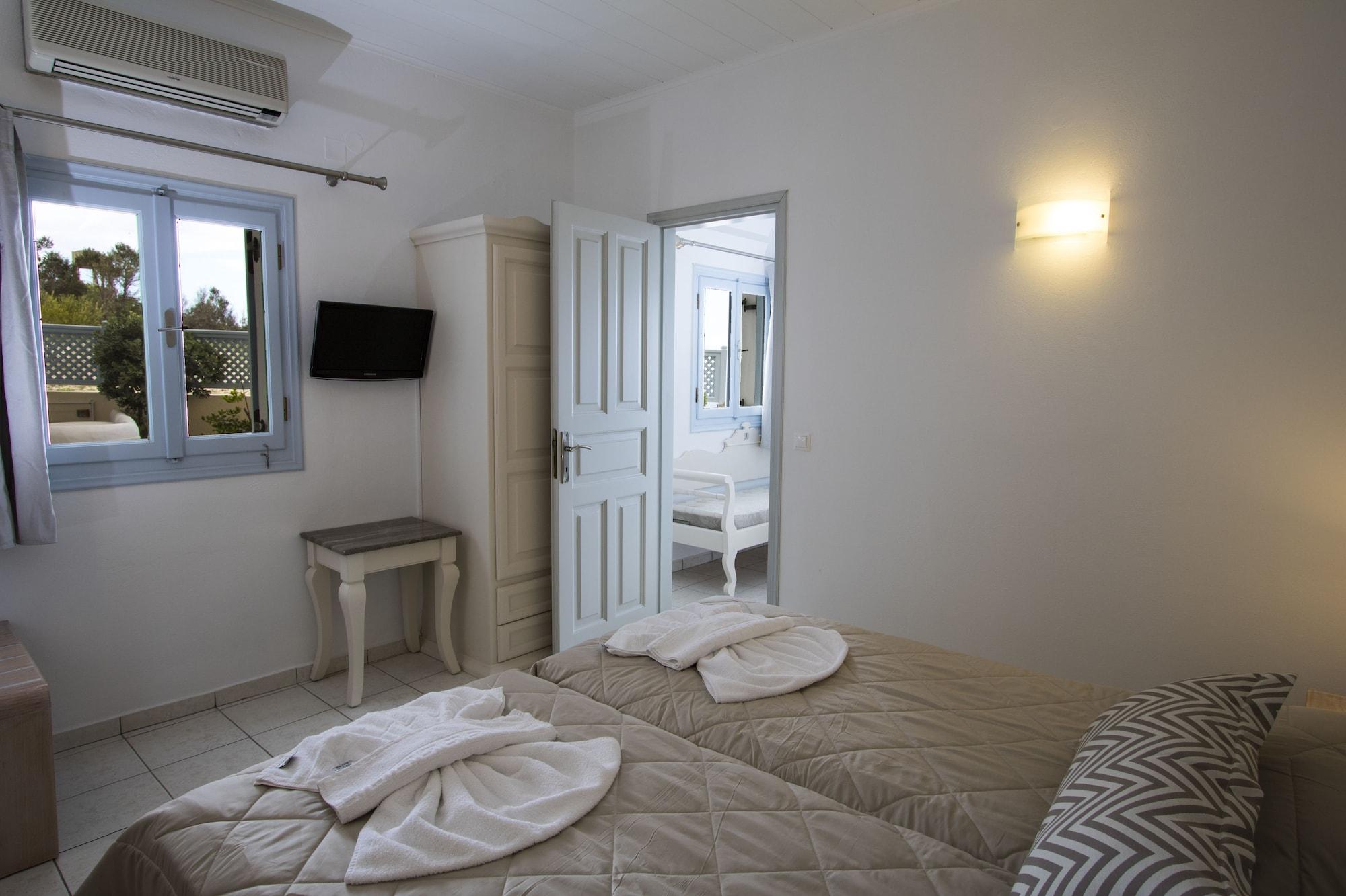 Erato Apartments Fira  Extérieur photo