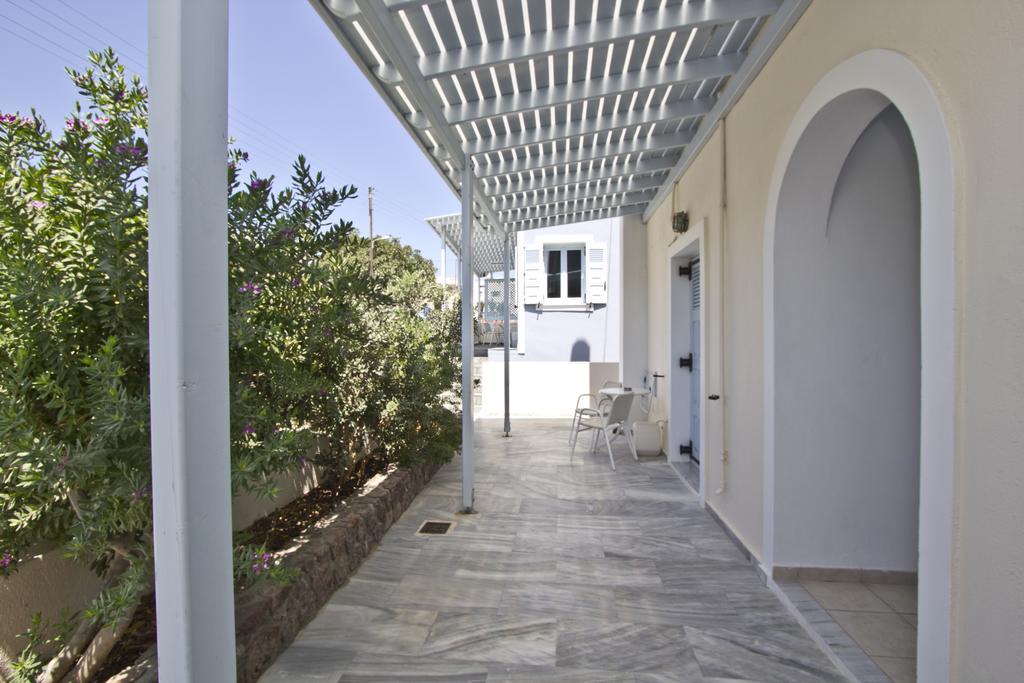 Erato Apartments Fira  Extérieur photo